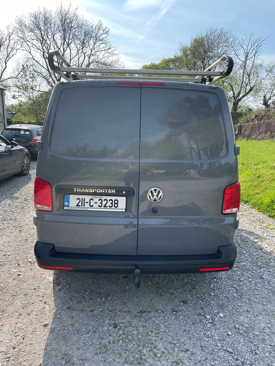 Volkswagen Transporter 2021 - Image 3
