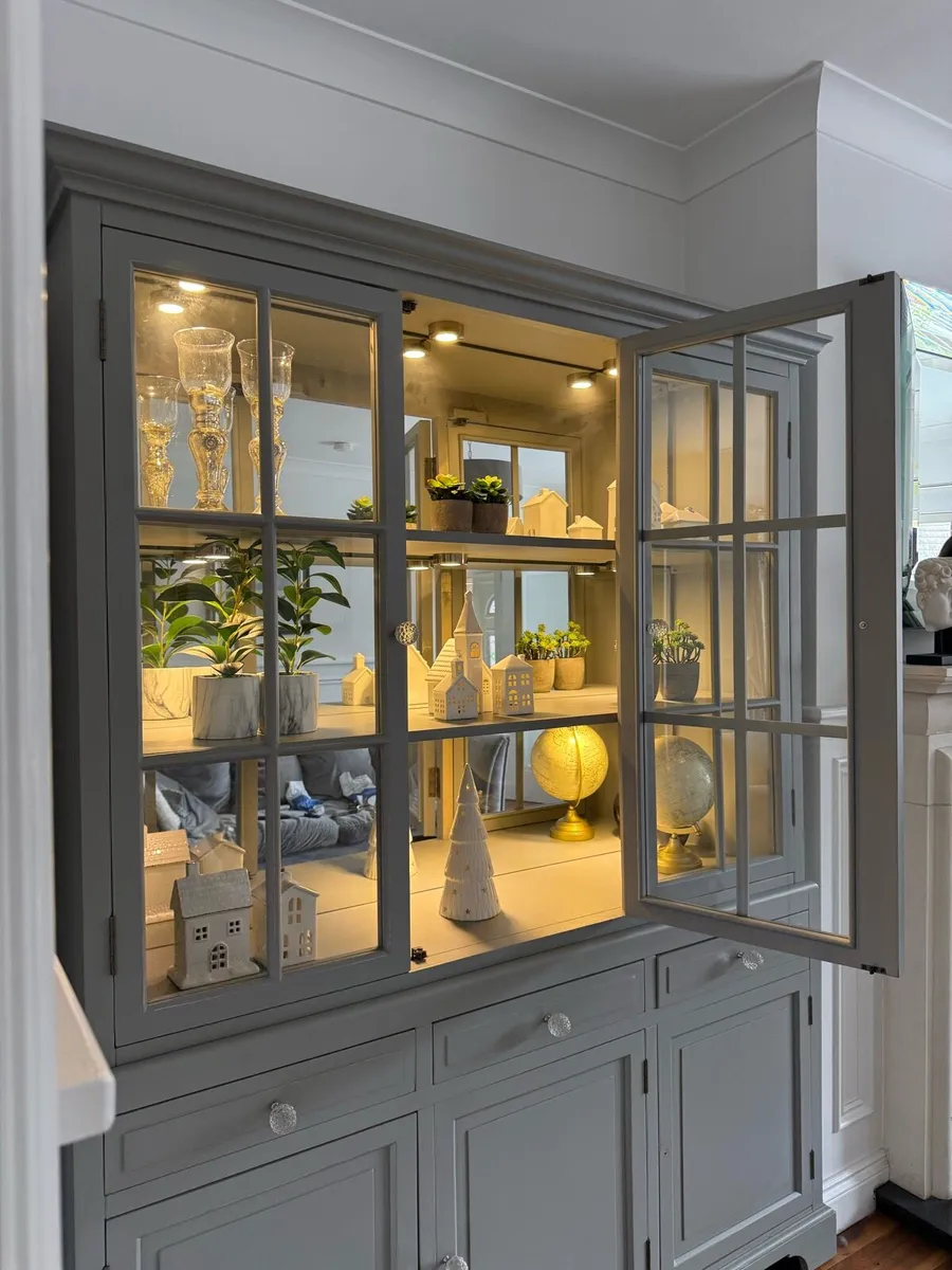 Living room cabinet - Image 2