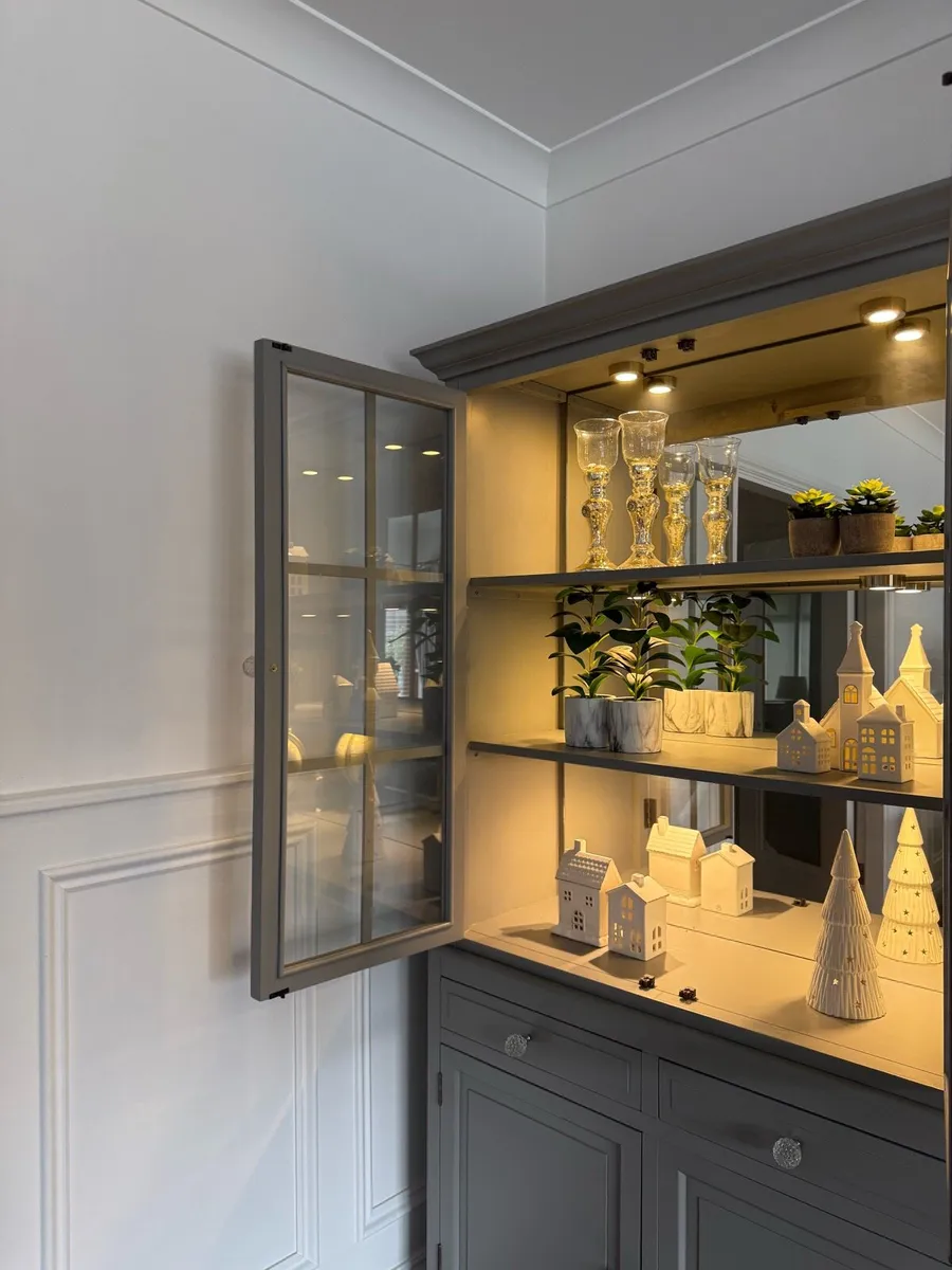 Living room cabinet - Image 3