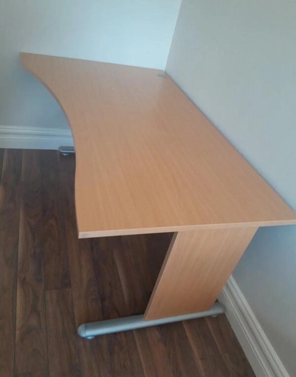 Office Desk And Chair - Image 3