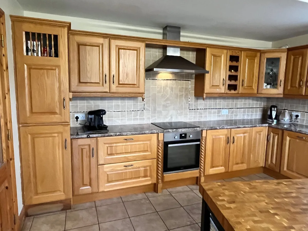 Kitchen units - Image 1