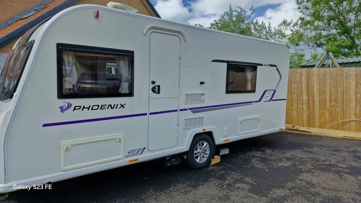touring caravan - Image 1