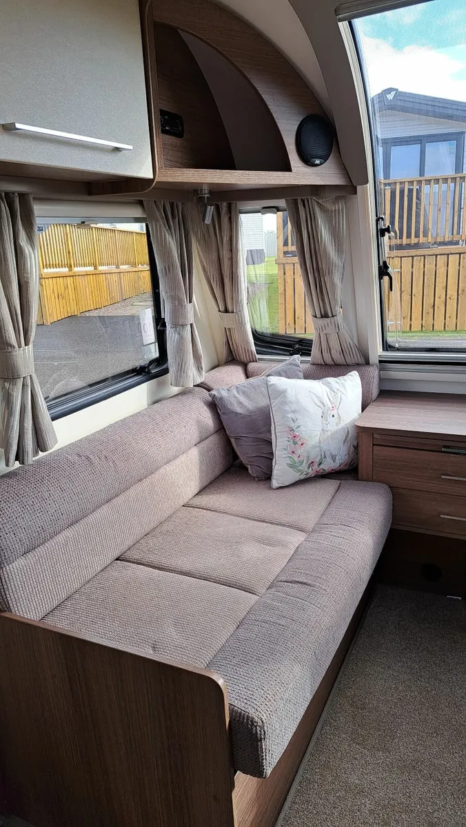 touring caravan - Image 4