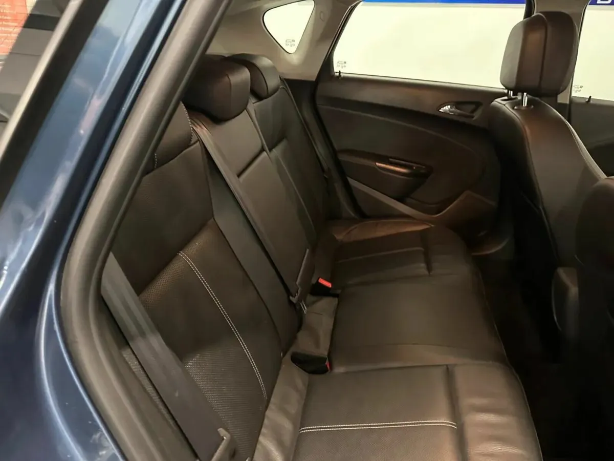 Vauxhall Astra 2011 - Image 2