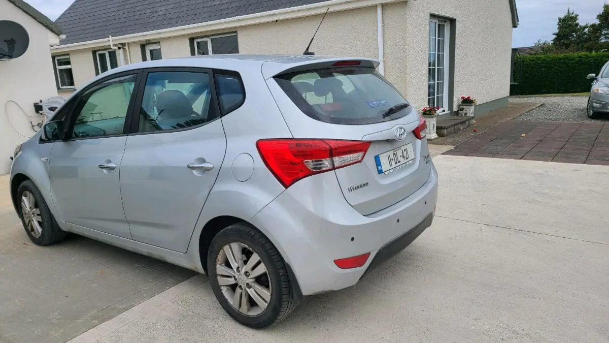 Car - Image 3