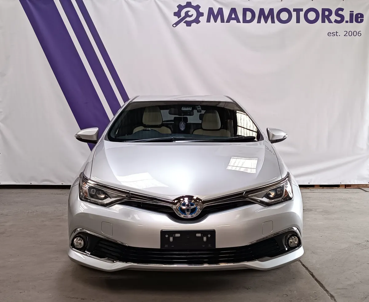 171 Toyota Auris 1.8 Petrol Hybrid Auto TAX & NCT - Image 2
