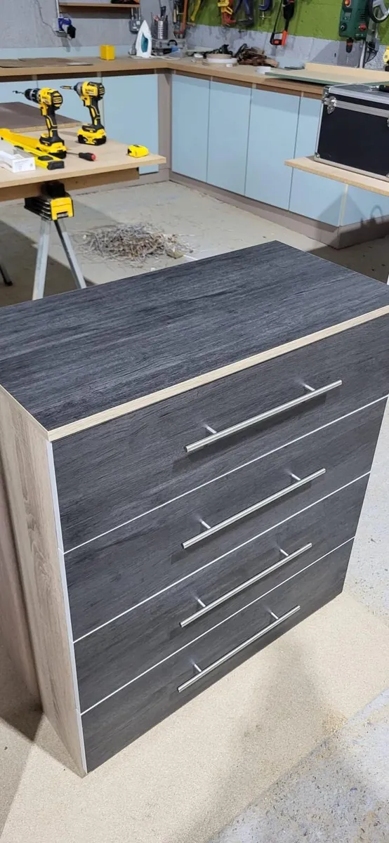 Chest of drawers - Image 3