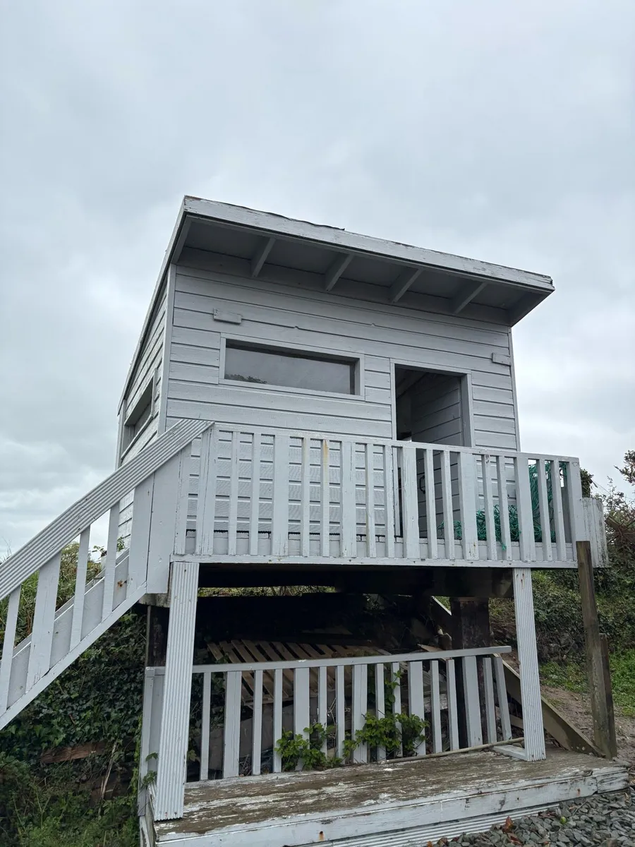 Tree house for sale - Image 1
