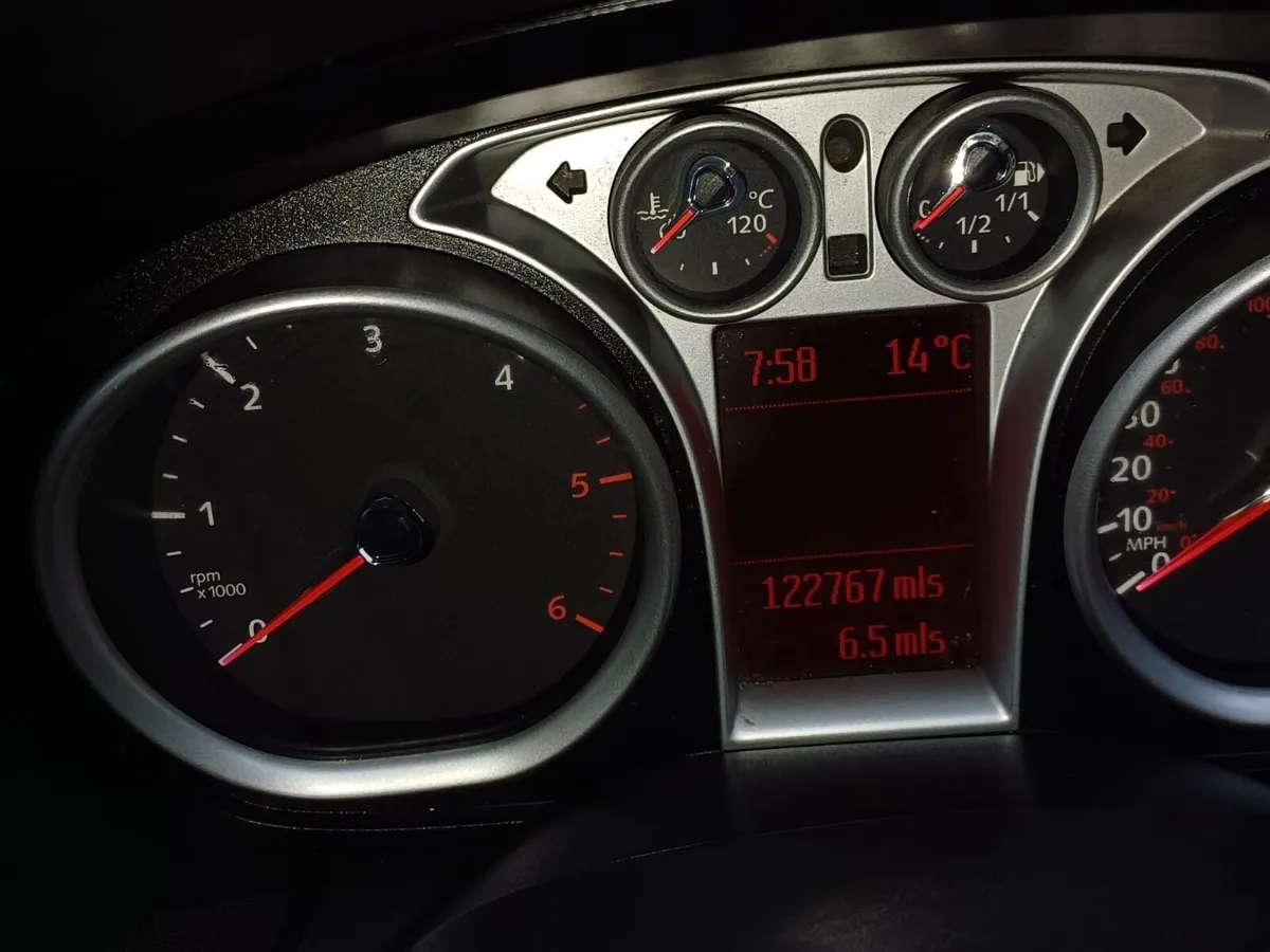 Ford Focus Zetec - Image 2