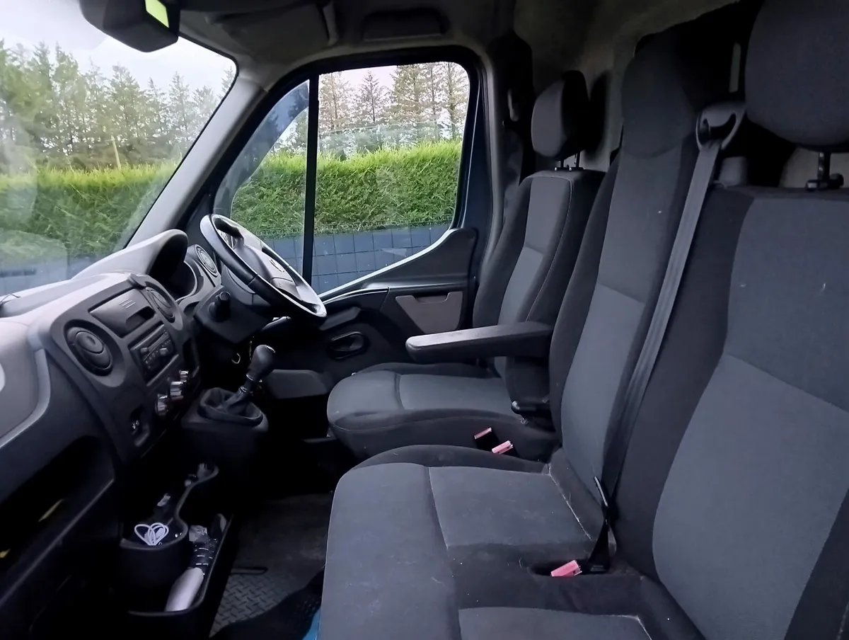 Nissan NV400 - Image 3