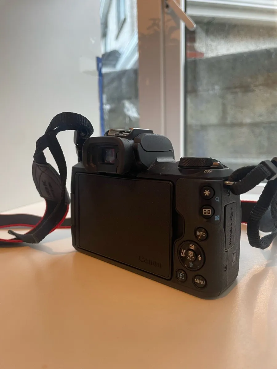 Canon EOS M50 + 15-45mm f3.5-6.3 IS STM - Image 4