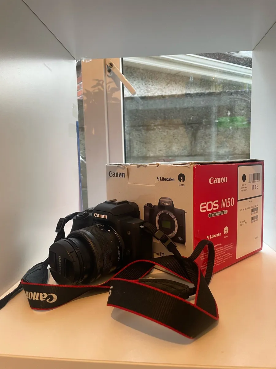 Canon EOS M50 + 15-45mm f3.5-6.3 IS STM - Image 2