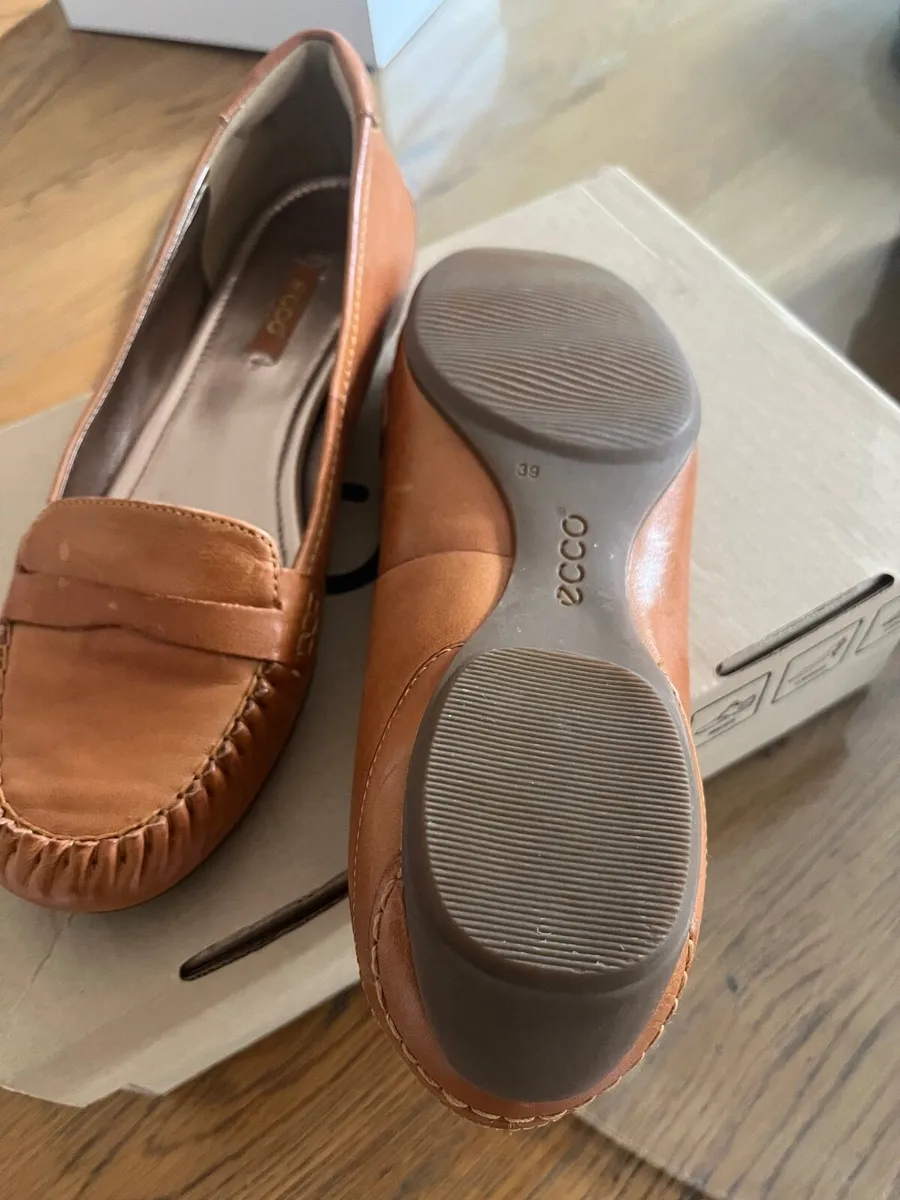 Ladies Ecco Tan coloured Loafers Brand New - Image 2