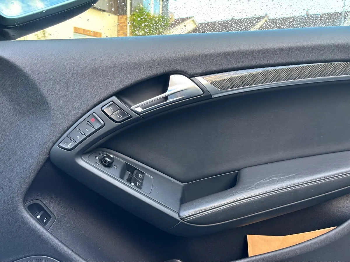 Audi RS5 2011 - Image 4