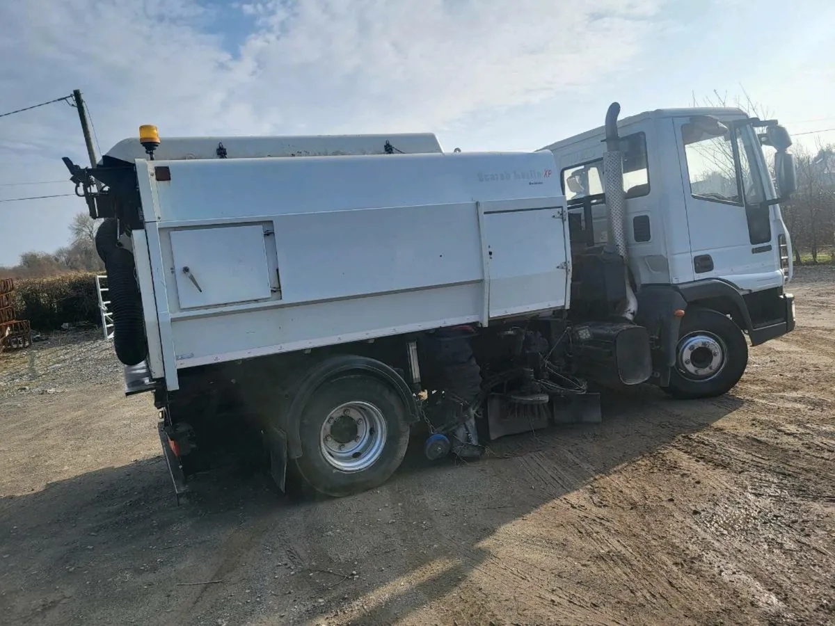 Iveco eurocargo Road sweeper - Image 2