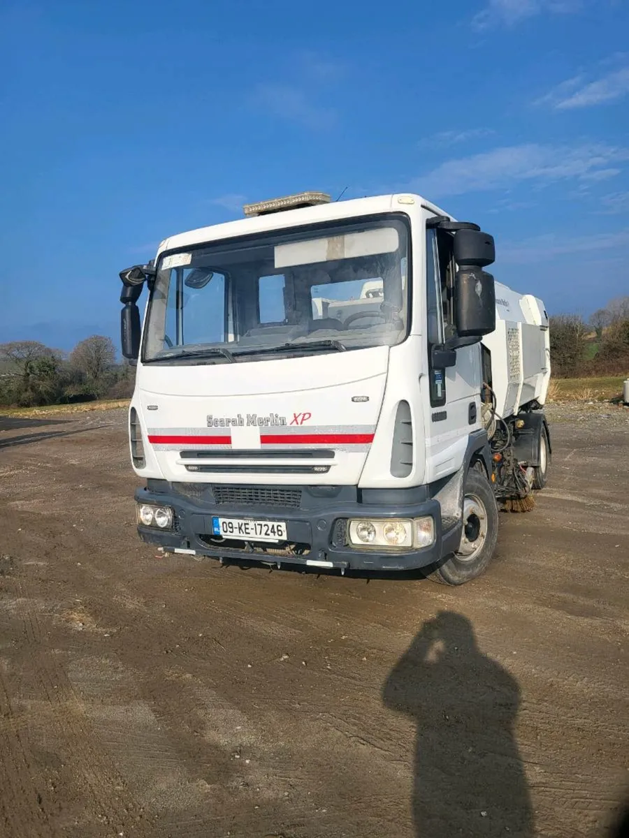Iveco eurocargo Road sweeper - Image 4