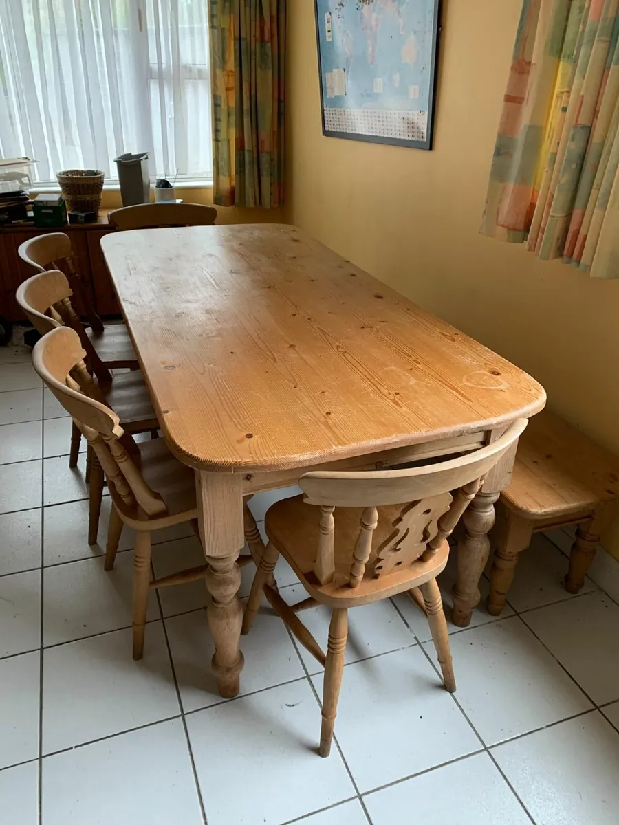 Collection of furniture - Image 1
