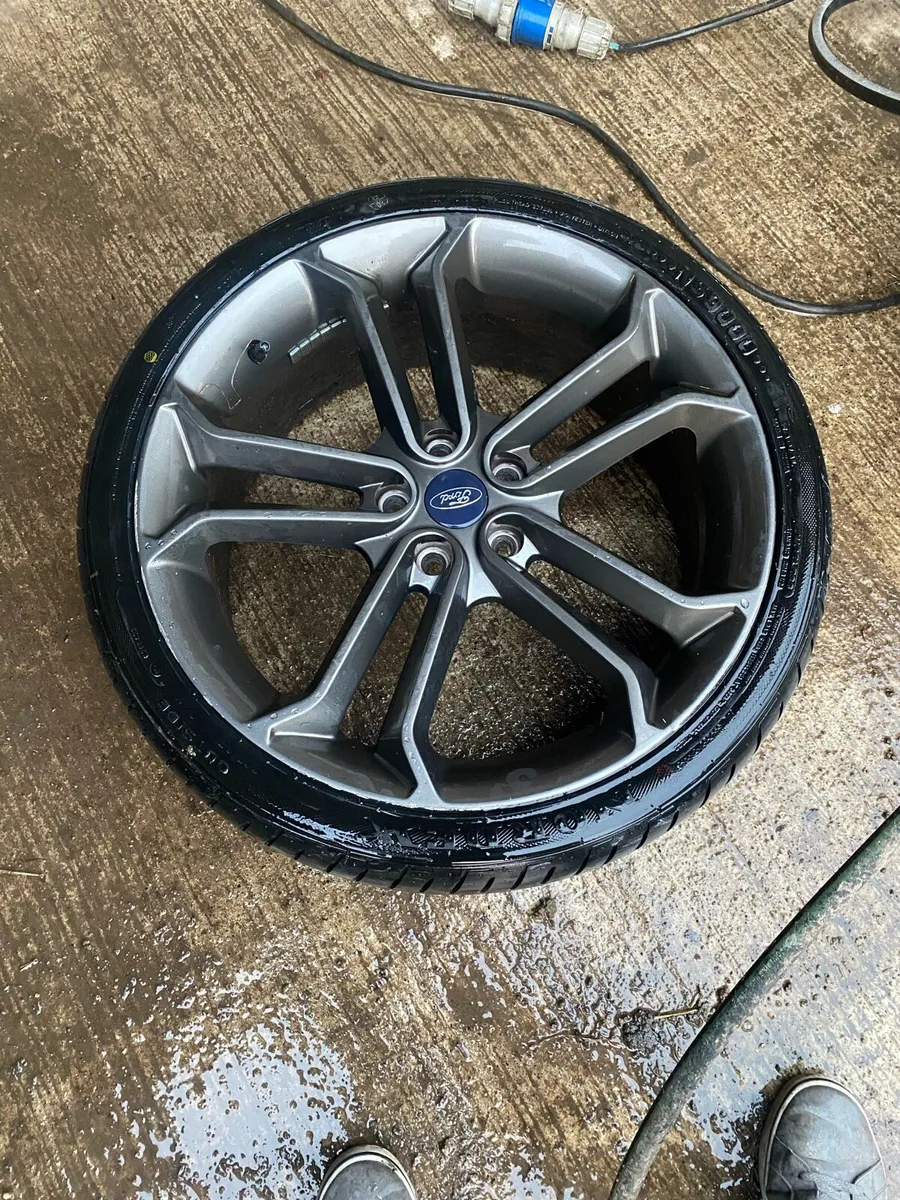 19" ford focus alloys - Image 1