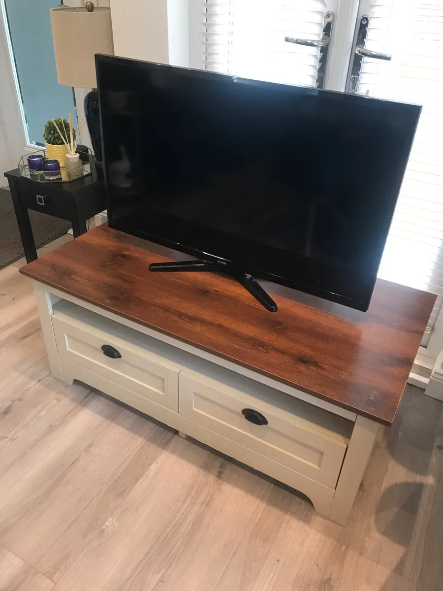 Stylish TV Unit/ Stand - Image 2