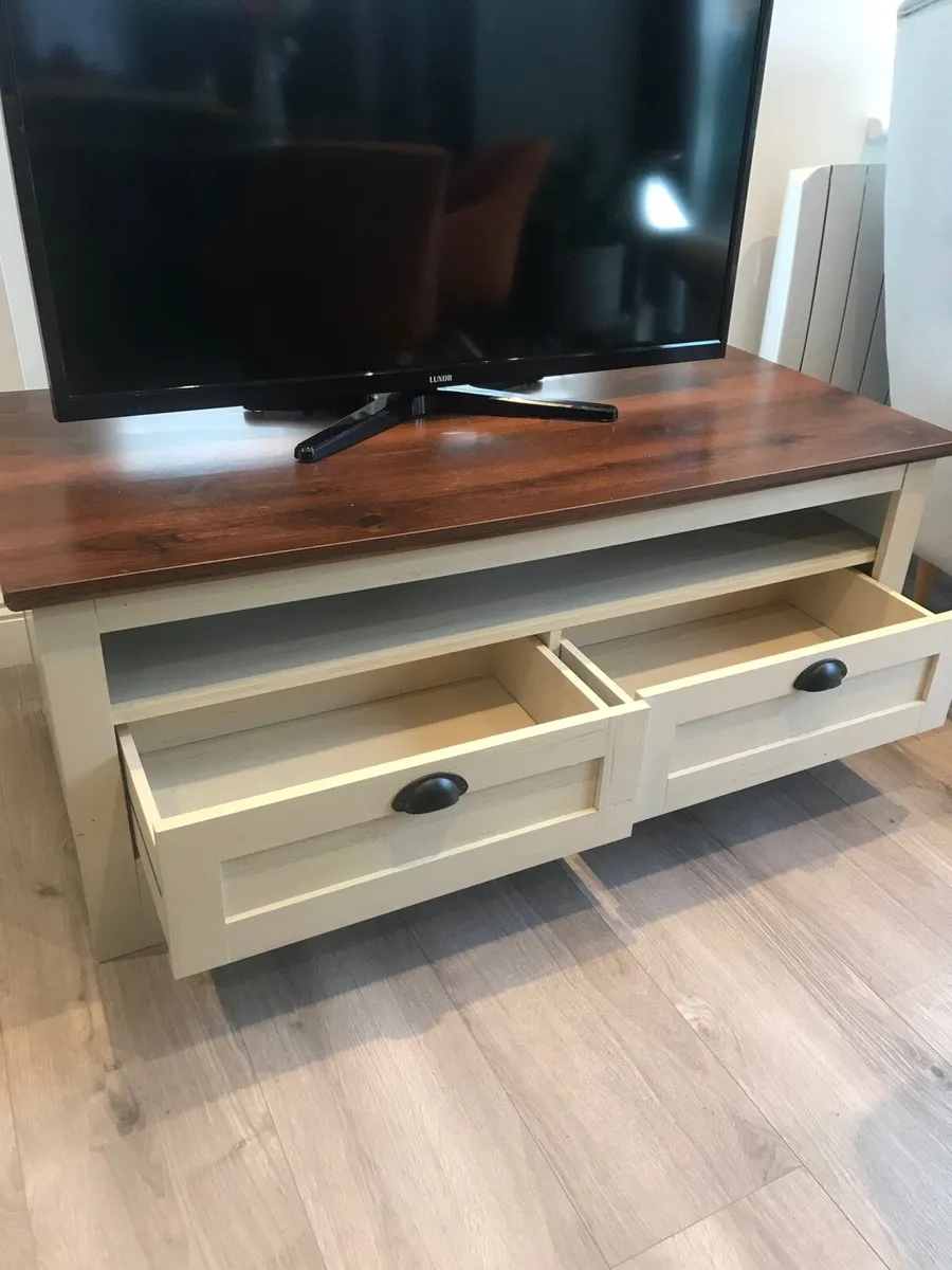 Stylish TV Unit/ Stand - Image 3