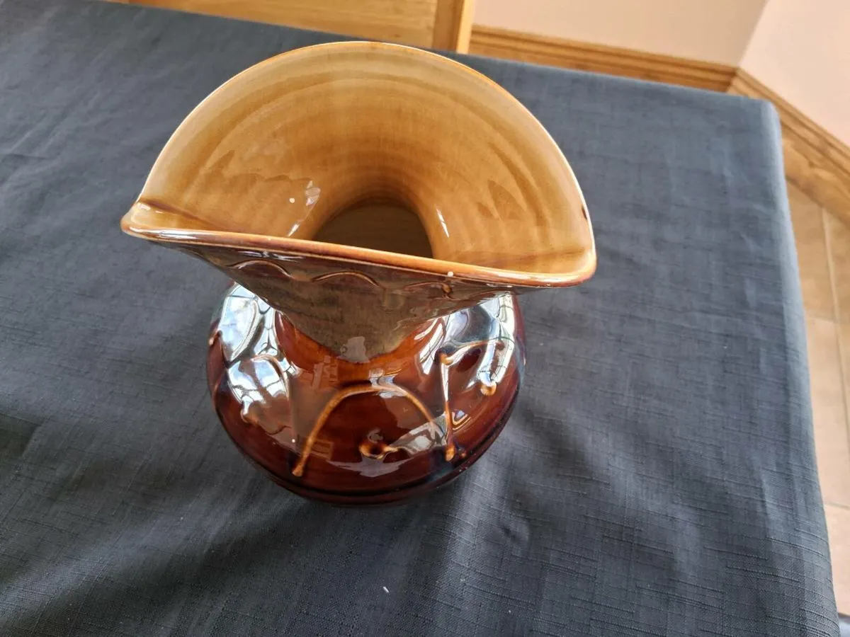 Castle Arch Pottery Vase - Image 1