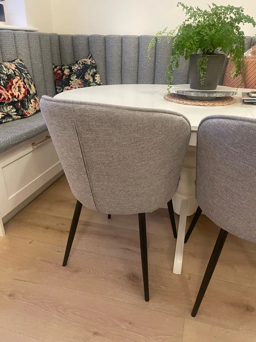 Dining Table - Image 2