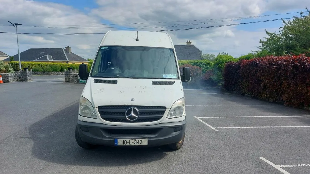 !! READ AD !! Mercedes Sprinter 2010 - Image 2