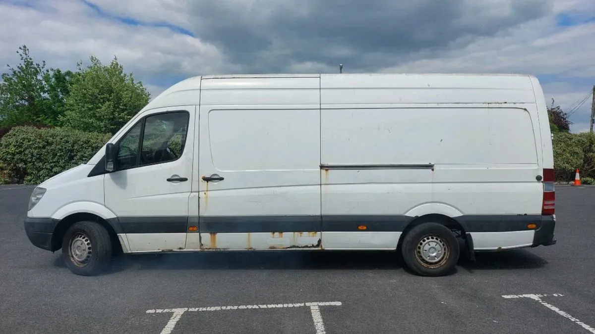 !! READ AD !! Mercedes Sprinter 2010 - Image 4