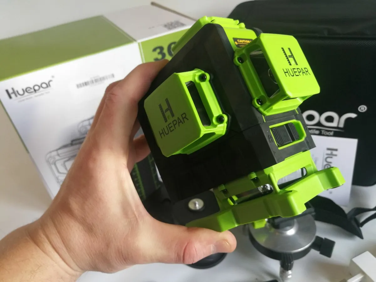 New 3D Self Levelling Laser Level. New, boxed. - Image 1