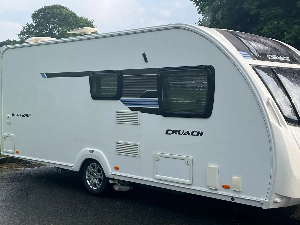A caravan - Image 1