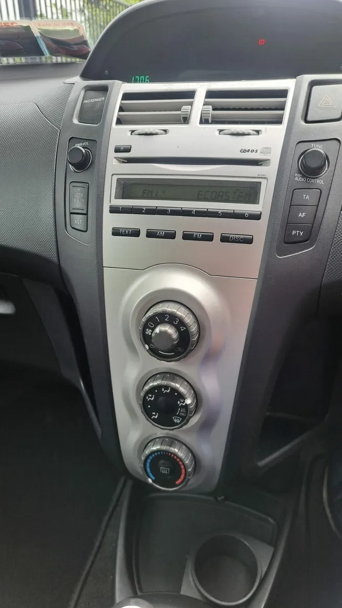 Yaris 1.0 petrol Fresh  nct tax low milage - Image 2