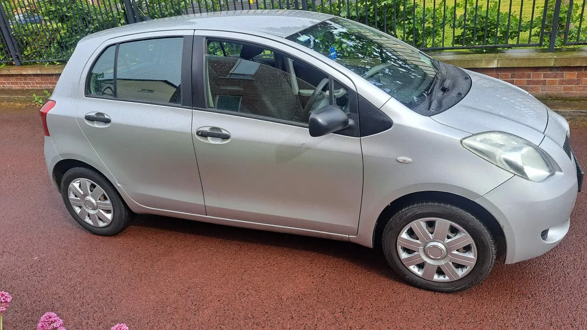 Yaris 1.0 petrol Fresh  nct tax low milage - Image 4