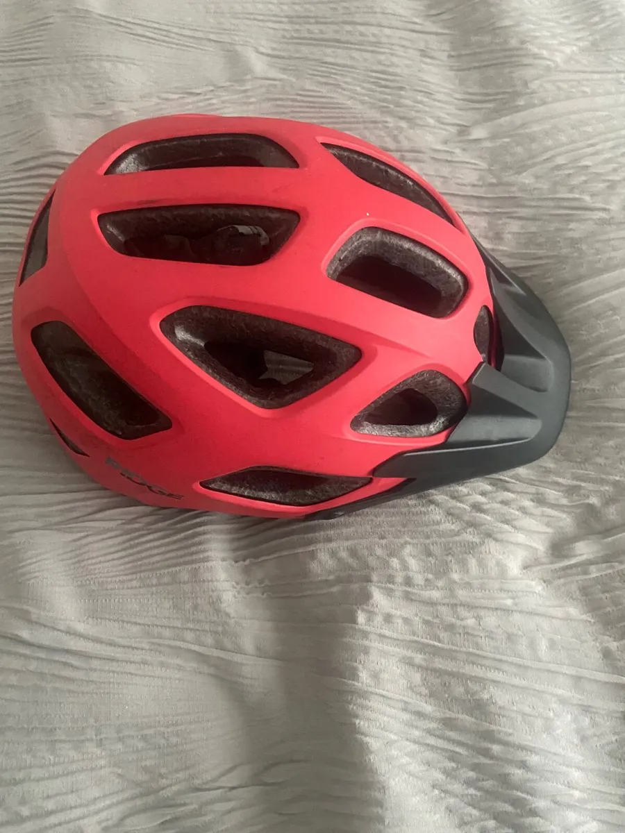 Mountain bike helmet. - Image 3