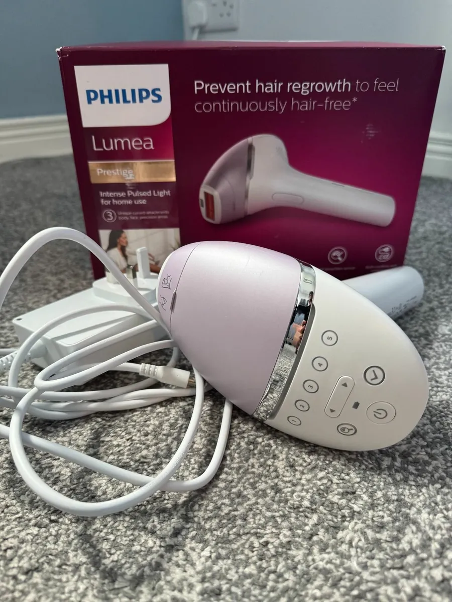 IPL Hair Removal Philips Lumea with 3 attachments - Image 2