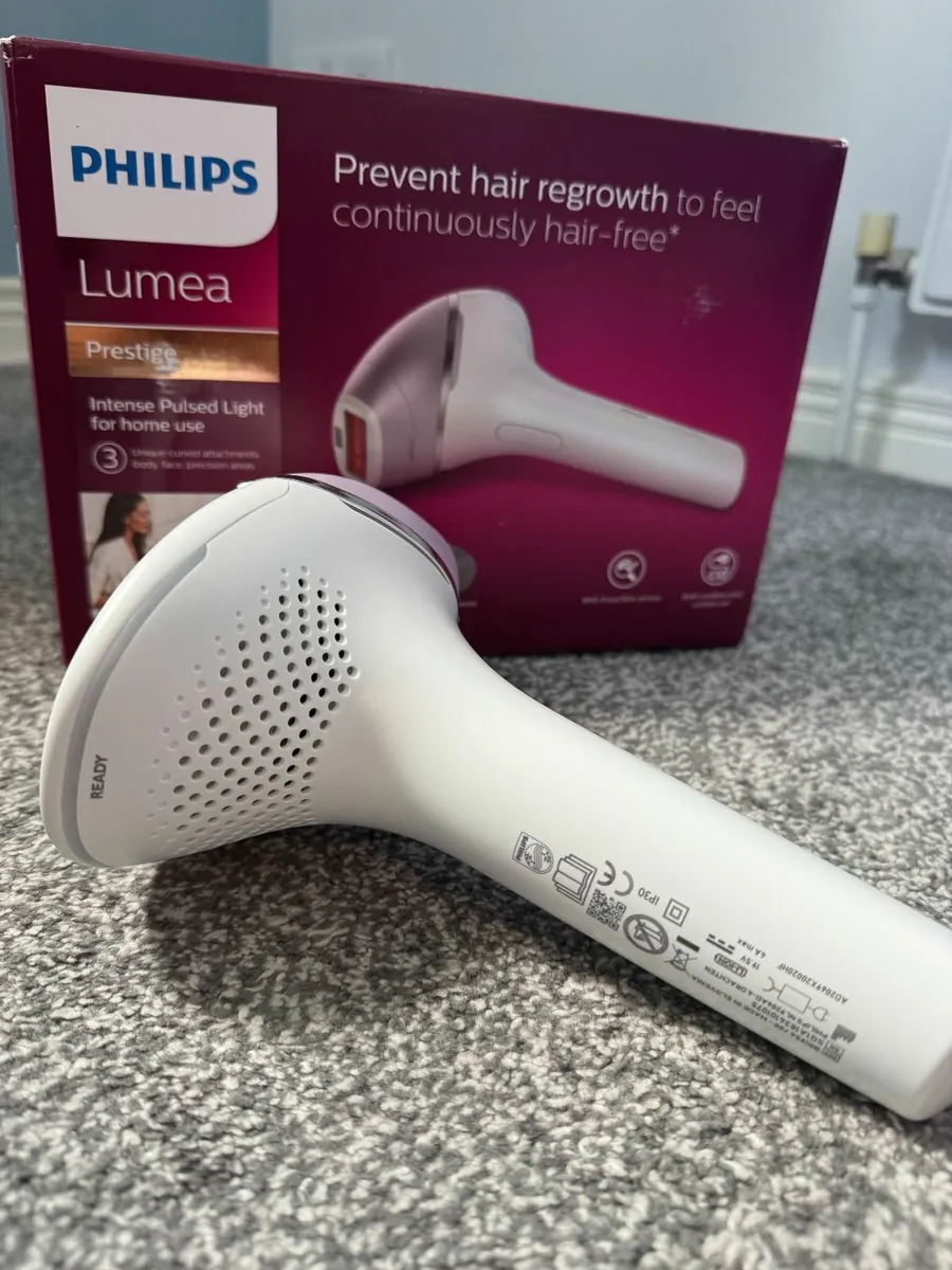 IPL Hair Removal Philips Lumea with 3 attachments - Image 4