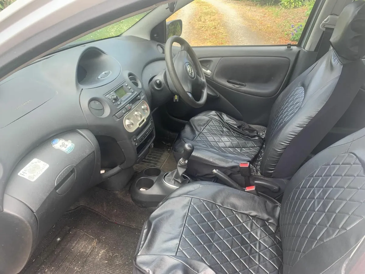 Toyota Yaris 2003 - Image 3