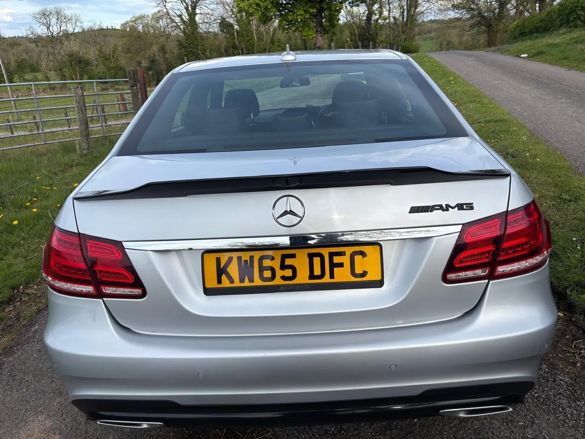 ‘16 Mercedes-Benz E220 BlueTec AMG Night (LOW NOX) - Image 4