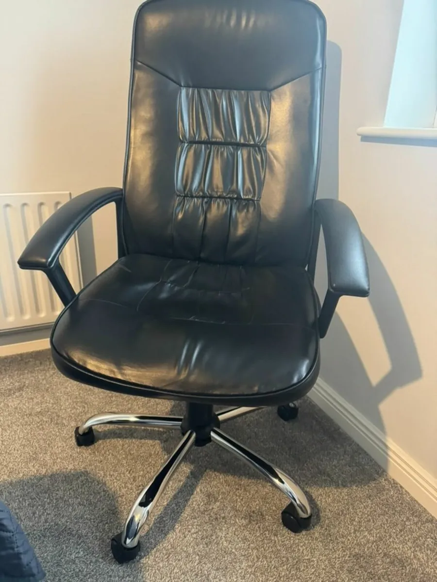 Office chair black faux leather/chrome - Image 1