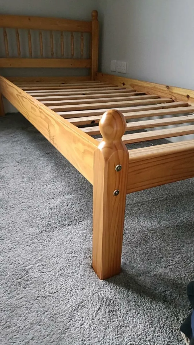 Bed frame single. - Image 2