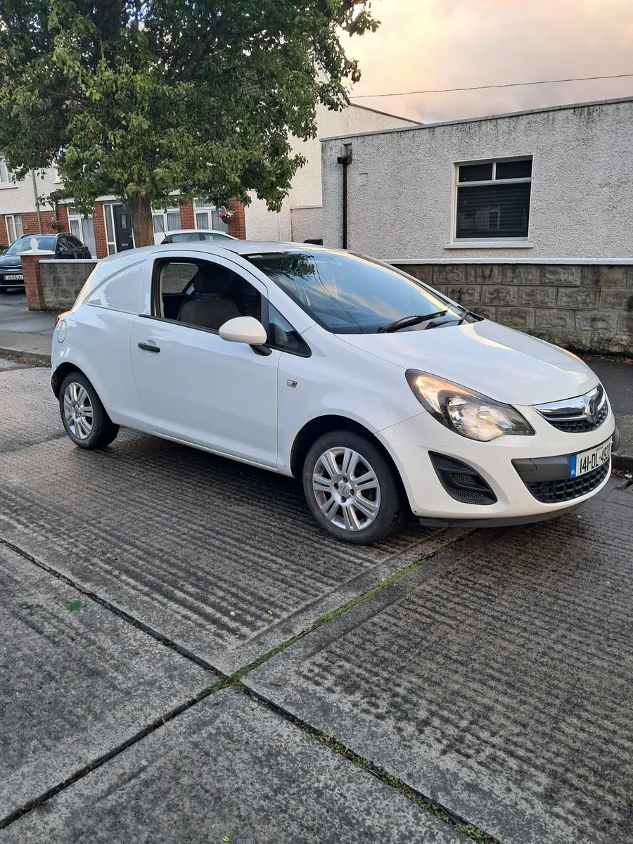 Opel Corsa 2014 - Image 1