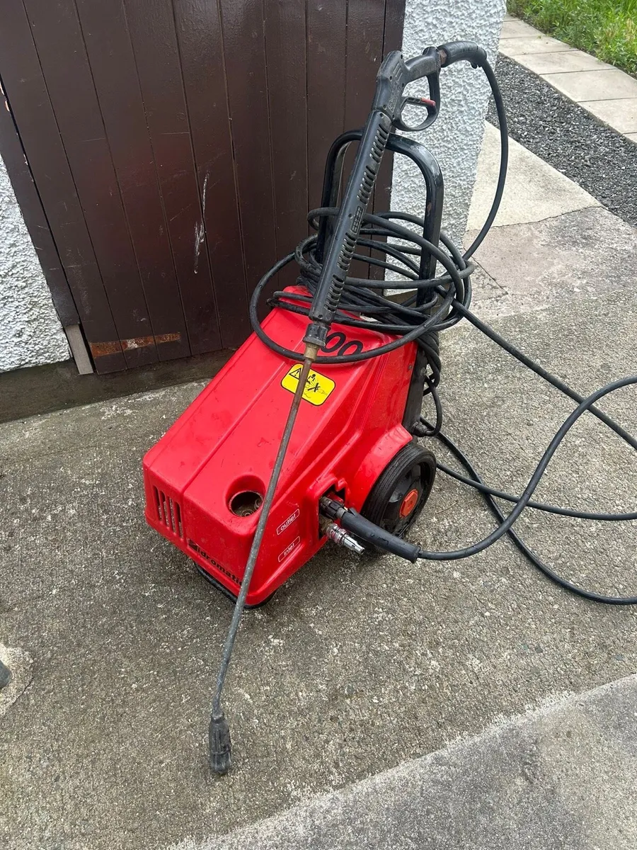 Commercial pressure washer - Image 1