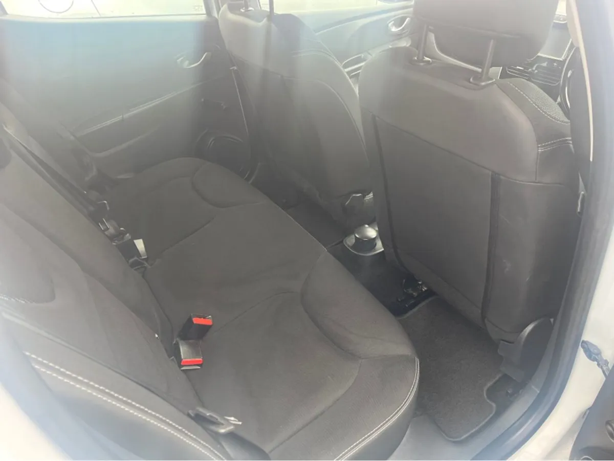 Renault Clio 1.2 Dynamique NAV 73bhp 5 5DR - Image 4