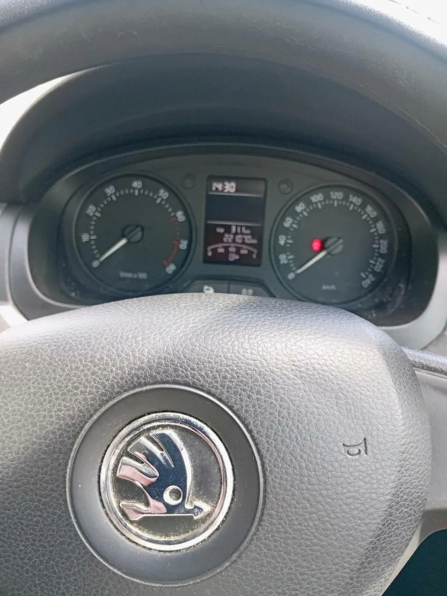Car - Image 4
