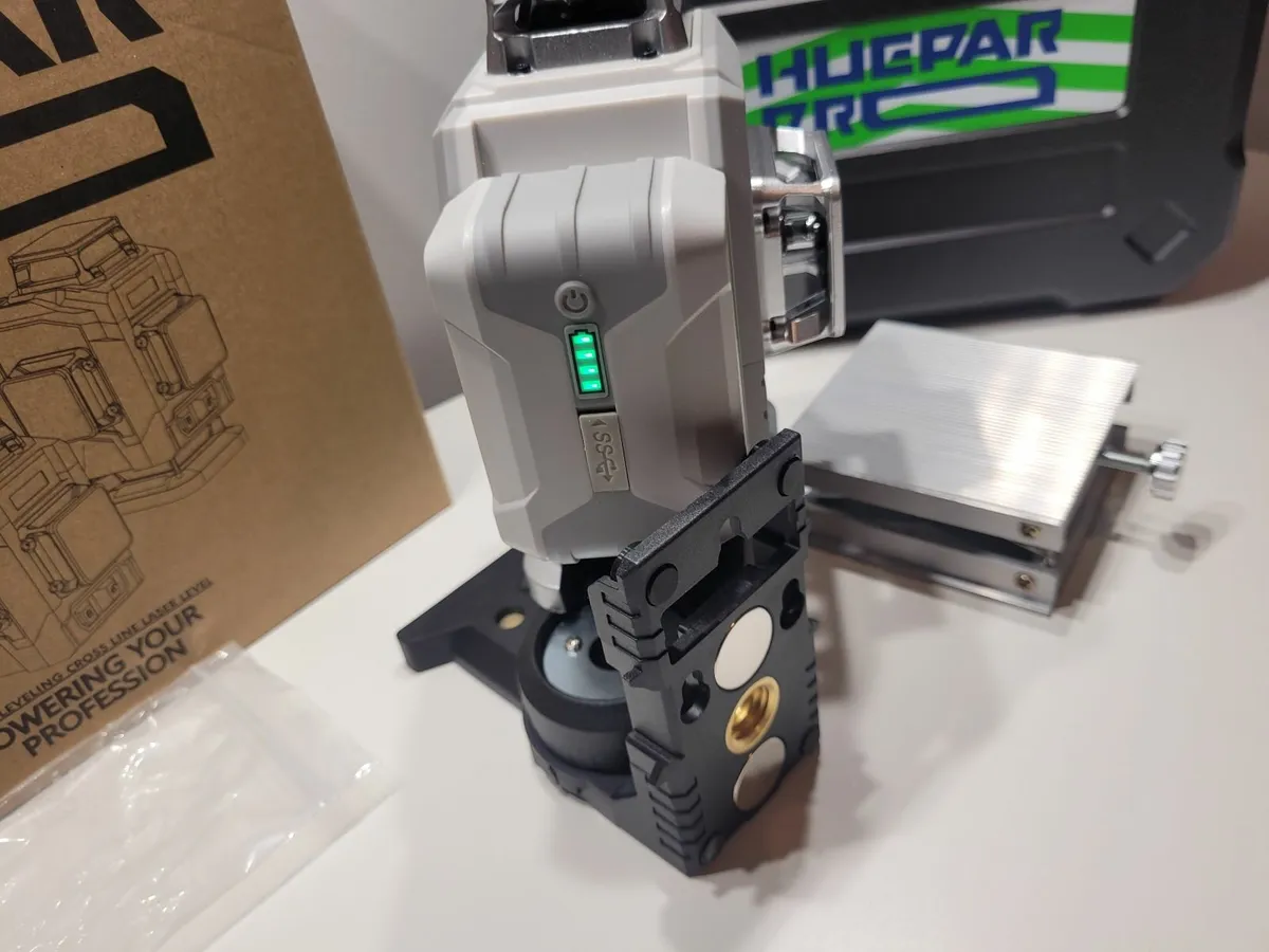 4D Trade rated PRO-series Huepar Laser Level - Image 4