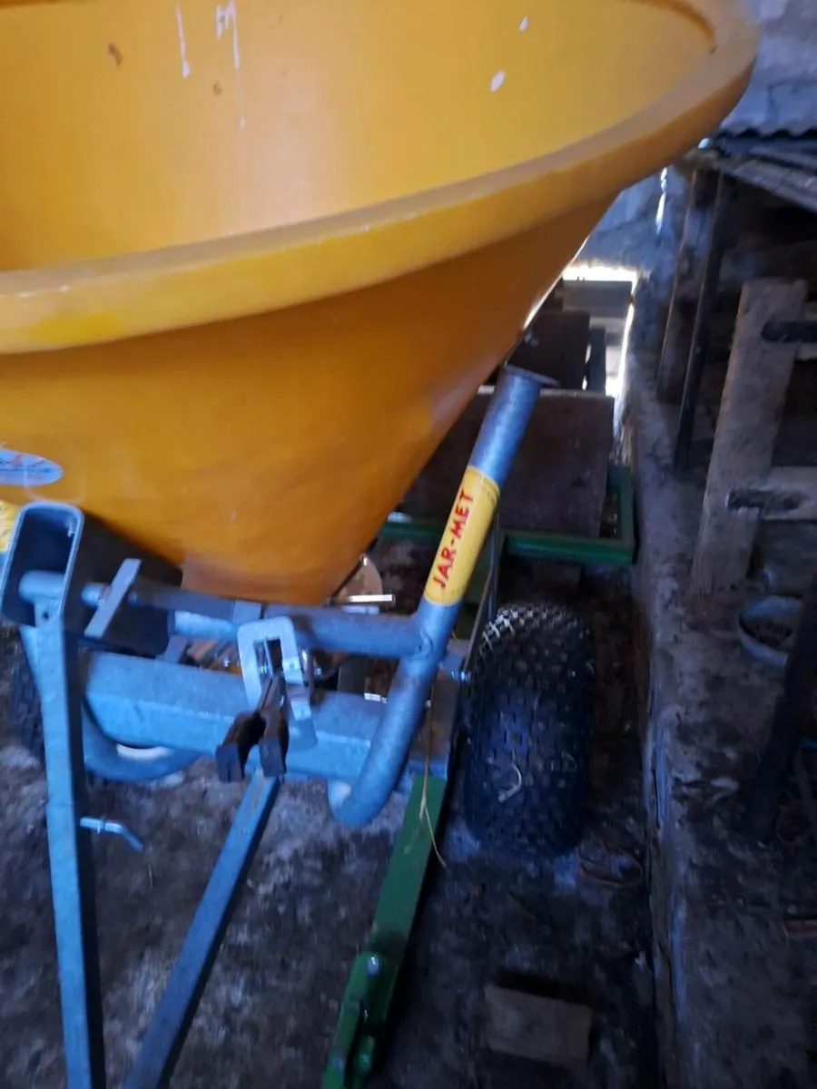 Jar-met quad fertiliser spreader - Image 2