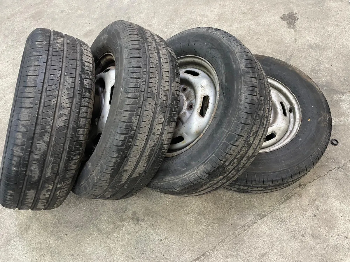 Ford Transit Steel Rims with Tyres 235/ 65 R 16Ck - Image 4