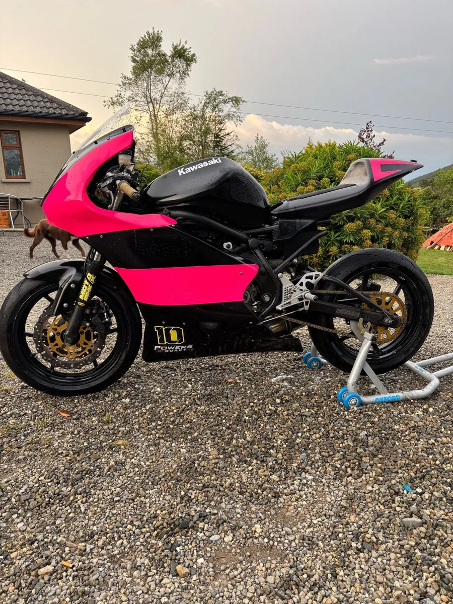 2008 Kawasaki er6 - Image 3