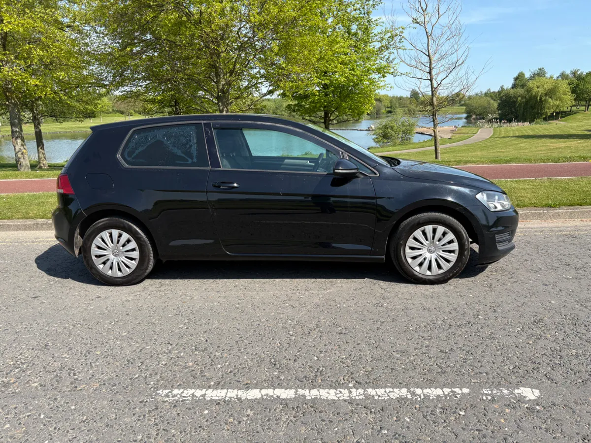 Volkswagen Golf 2016, New Doe - Image 3