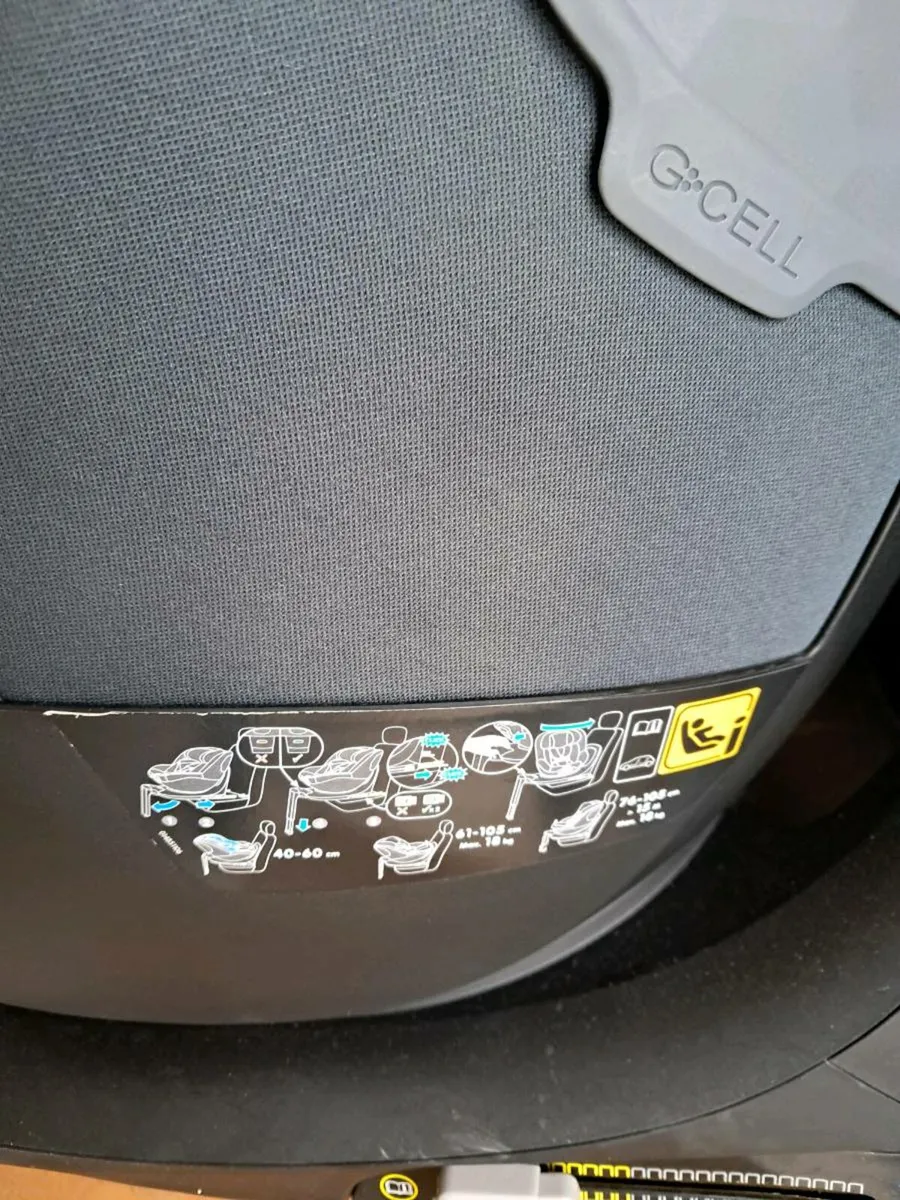 MaxiCosi mica 360° car seat and isofix base - Image 4