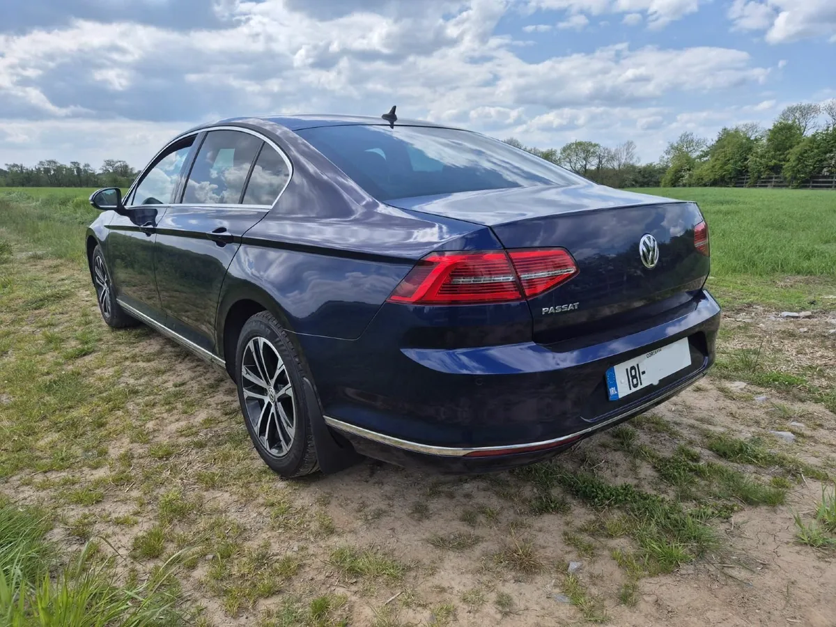 Volkswagen Passat 2018 - Image 4